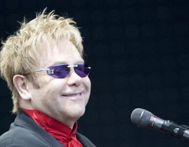 Miniatura: "Twoje życie nie jest grą". Elton John i...