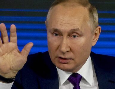 Putin zaczyna wycofywać wojska. „Zagalopował się w swoich szantażach”