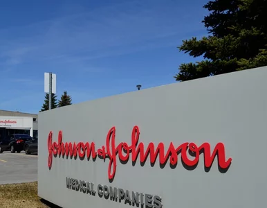 Miniatura: Johnson & Johnson zawiesza dostawy...