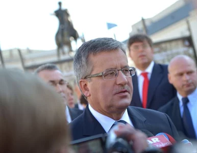 Miniatura: Komorowski odznaczył "towarzyszy ojca"