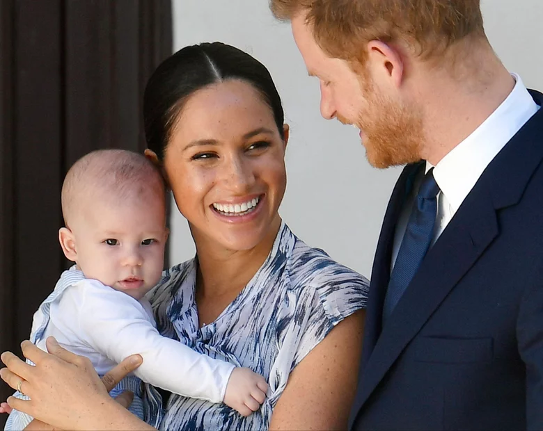 Miniatura: Syn Harry'ego i Meghan obchodzi urodziny w...