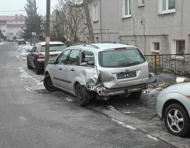 Miniatura: Pijany dyrektor biura poselskiego groził...