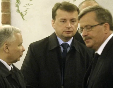 Miniatura: Komorowski na autostradzie, Kaczyński...