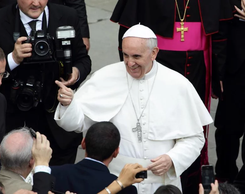 Miniatura: Franciszek: papież i Kościół mają wady