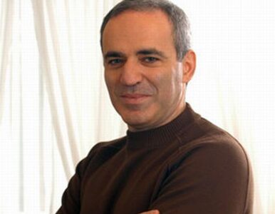 Garri Kasparow trafi do łagru, bo... ugryzł policjanta?