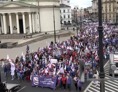 Miniatura: 20 tysięcy związkowców wyszło na ulice...