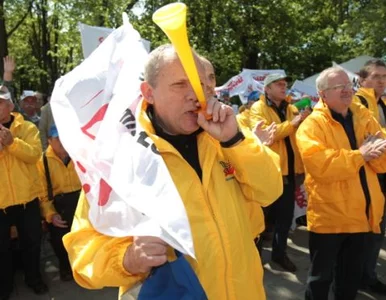 Miniatura: Suski: rząd służy interesom wielkiego...