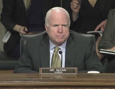 John McCain do demonstrantów: Wynoście się stąd, podłe szumowiny!