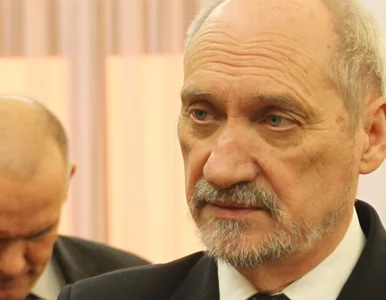 Miniatura: Macierewicz musi zapłacić za zniesławienie...