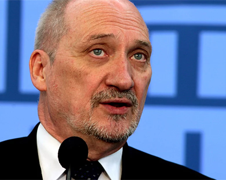 Miniatura: Macierewicz: Tomasz Lis to epigon SB-ków....