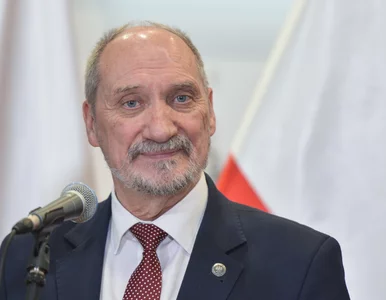 Miniatura: Macierewicz pokazał swoje zdjęcie z...