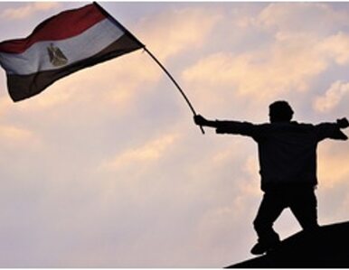 Miniatura: Egipt: demonstranci chcieli podpalić...