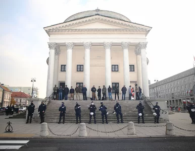 Miniatura: Nieoficjalnie: Stołeczna policja pilnuje...