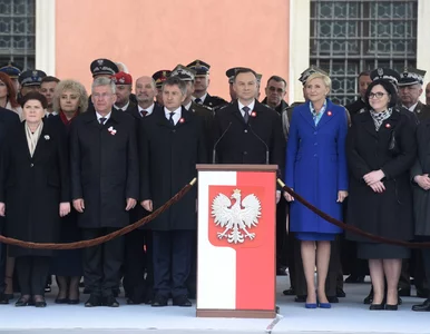 Miniatura: Prezydent chce referendum, PiS musi się...