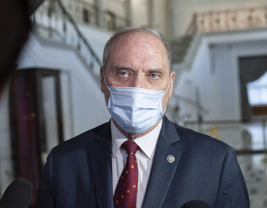 Macierewicz domaga się dekomunizacji grobów na Powązkach. Chce postawić...