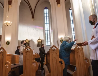 Miniatura: Wielkanoc. Policja nie będzie masowo...