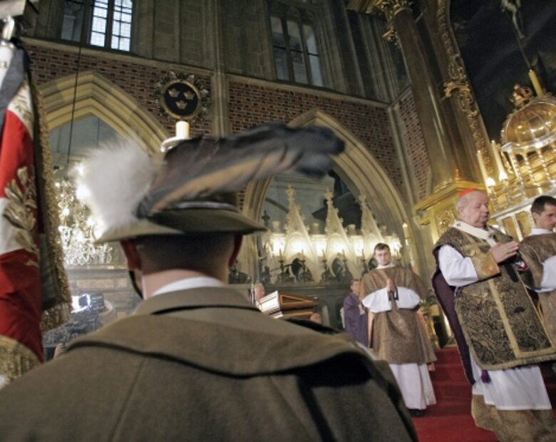 Miniatura: Mszę żałobną poprowadzi wysłannik papieża