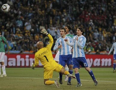 Miniatura: Argentyńczycy atakują, Meksyk przegrywa