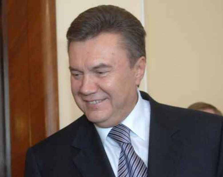 Janukowycz spóźni się do Polski. Przez mgłę