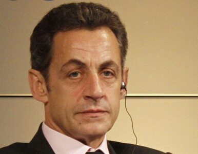 Miniatura: Sarkozy po wyborczej klęsce rekonstruuje rząd