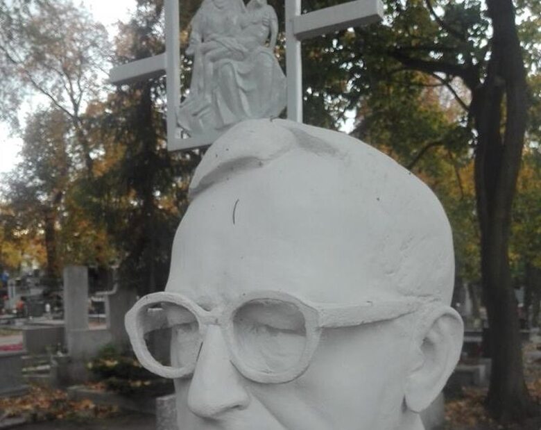 Miniatura: Zdewastowano grób prof. Lecha Morawskiego