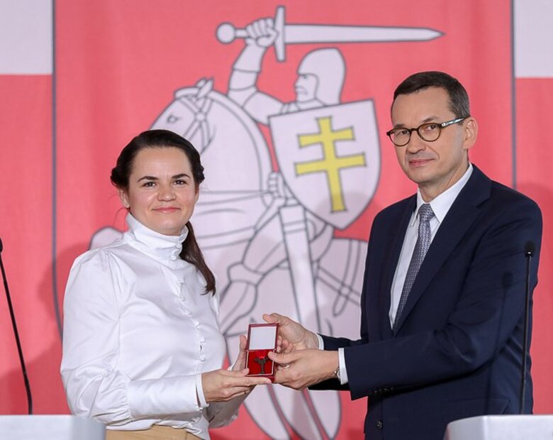 Miniatura: Morawiecki przekazał Cichanouskiej klucze...