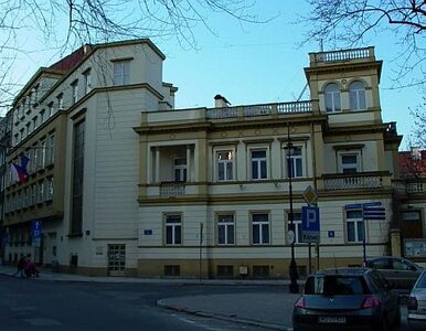 Miniatura: Czesi oszczędzają na ambasadach