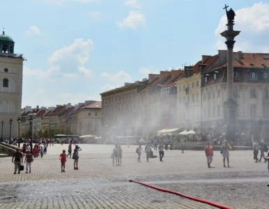 Miniatura: Upały w Warszawie. Uruchomili kurtyny wodne