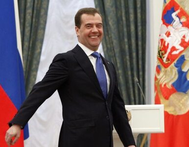 Miedwiediew prosi posłów, by pozwolili mu rządzić Rosją