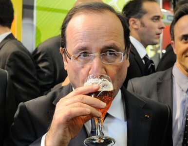 Miniatura: Hollande zaciska pasa. Wydaje mniej od...