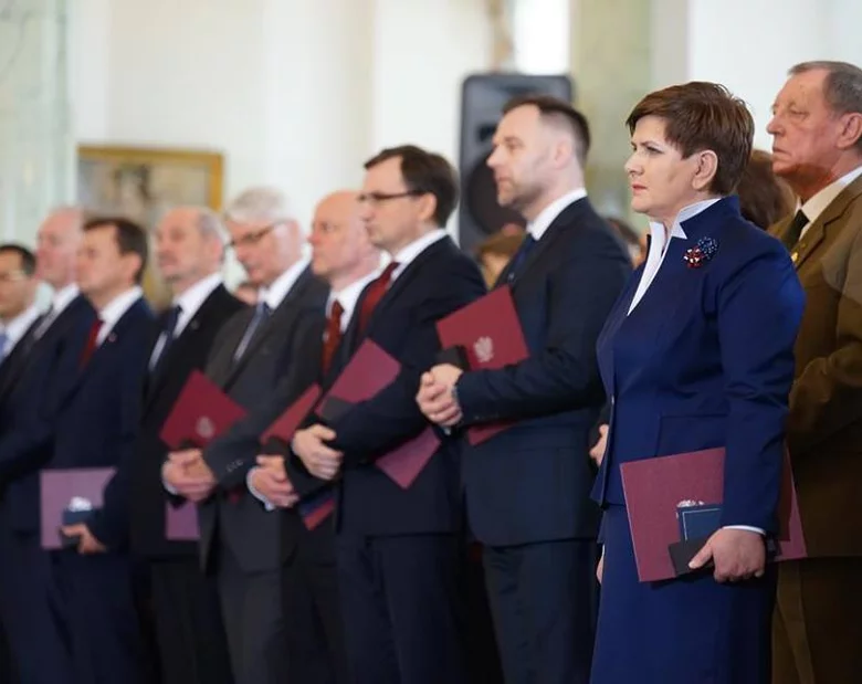 Miniatura: Rząd Beaty Szydło z wotum zaufania