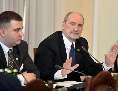 Miniatura: Macierewicz już po spotkaniu z komisją ws....