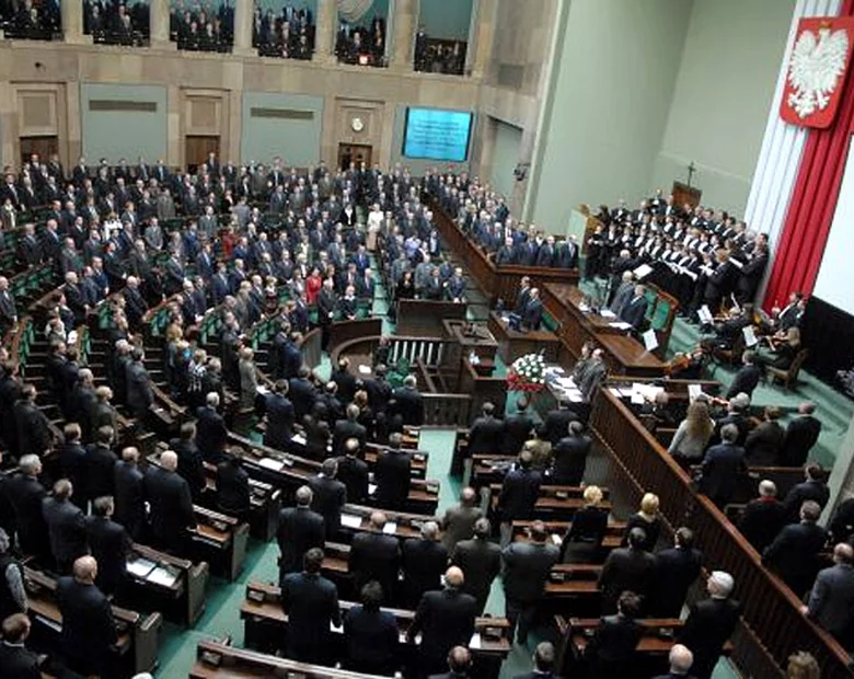 Miniatura: Kaczyński zdetronizowany. W badaniu...