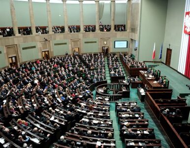 Miniatura: Nadzwyczajne posiedzenie Sejmu ws. kryzysu...