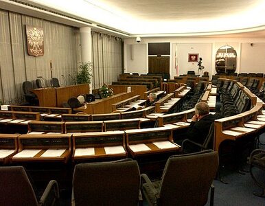 Miniatura: Rząd chce odebrać Senatowi 75 mln zł