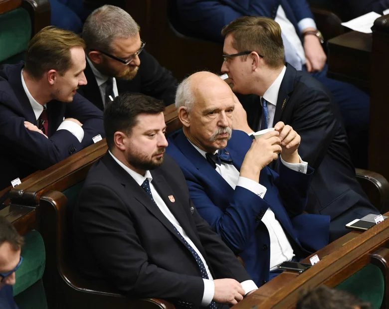 Miniatura: Sejm. 386 posłów poparło podwyżki dla...