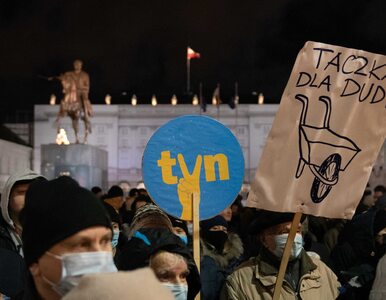 Manifestacje przeciwko „lex TVN”. Polityk PiS: Skala protestów była po...