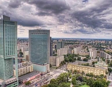 Miniatura: Warszawa kupiła sobie dobry rating od Fitcha