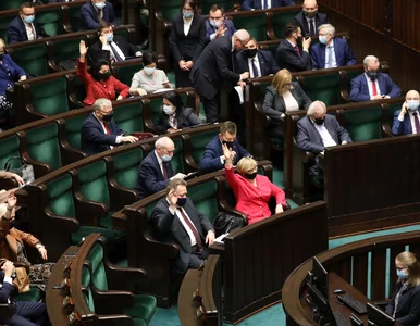 Miniatura: Sondaż poparcia dla partii. Złe wieści dla...