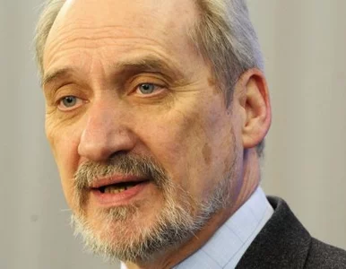 Miniatura: Macierewicz: unieważnić umowę ws. czarnych...