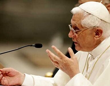 Miniatura: Papież wybacza niezrównoważonej kobiecie