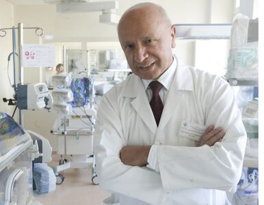 Prof. Chazan walczy o powrót do szpitala im Świętej Rodziny
