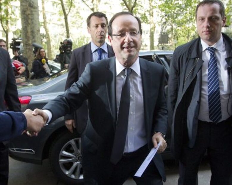 "To nie wygrana Hollande`a tylko klęska polityki Sarkozy`ego"