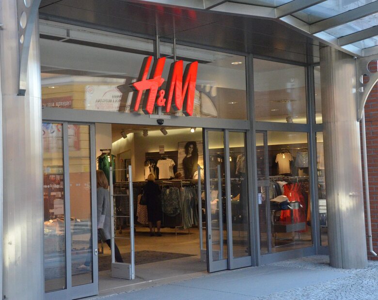 Miniatura: H&M i CCC ponownie otwierają część sklepów...