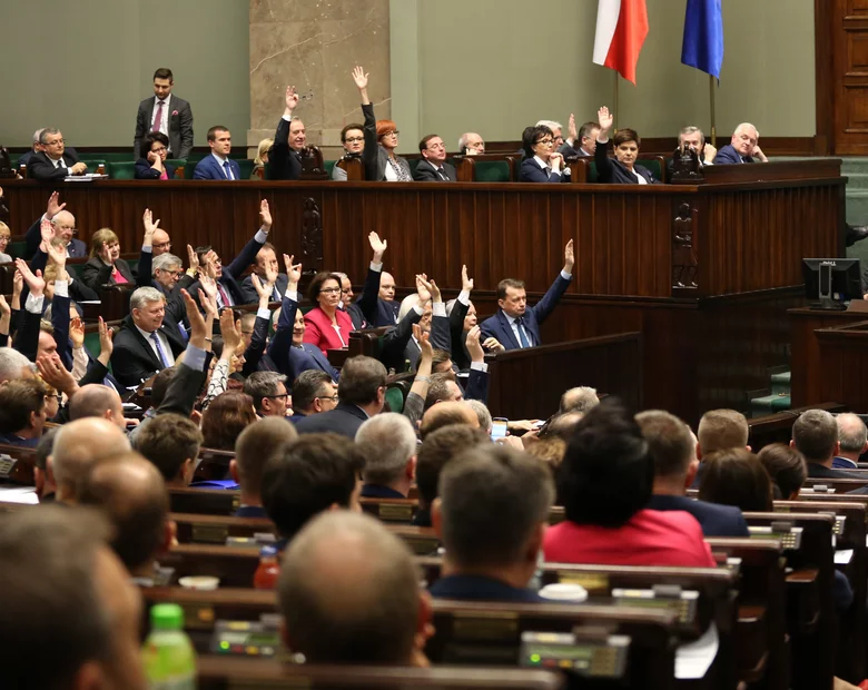 Miniatura: Opozycja chciała zerwać kworum, ale PiS...