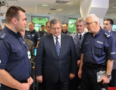 Miniatura: Komorowski do policjantów: oby was kibice...