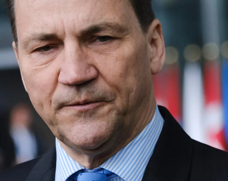 Miniatura: Sikorski reaguje na ruch Węgier ws....