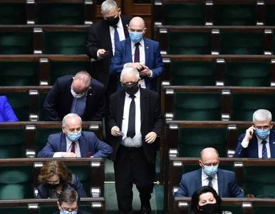 Miniatura: PiS rusza na łowy wśród opozycji. W tle...