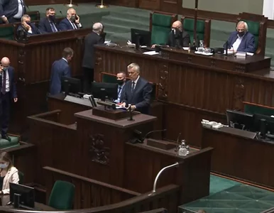 Miniatura: Siemoniak na mównicy, a nagle okrzyki...