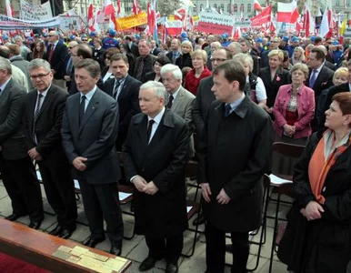 Miniatura: "PiS jest jak gang narkotykowy. Dostarcza...